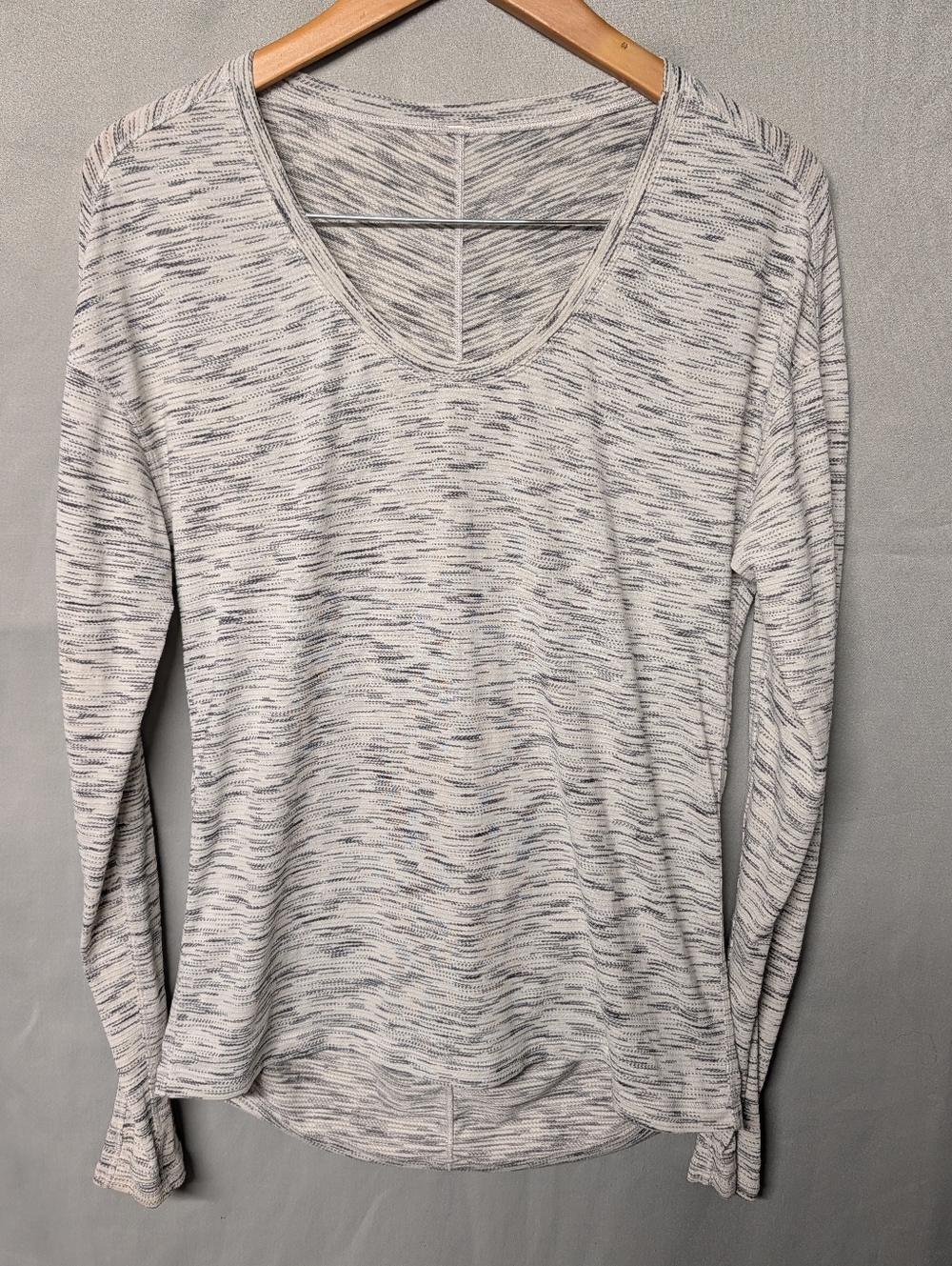 lululemon athletica Heathered White and Gray Long Sleeve Top Size Medium